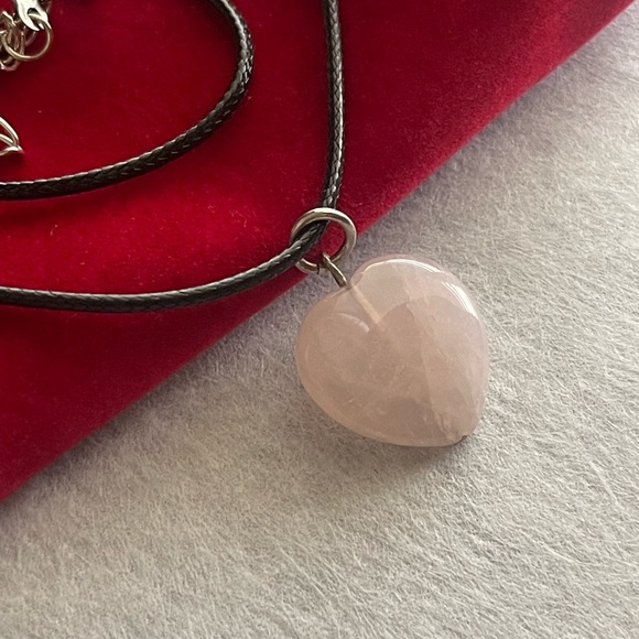 Closet clean up Pink stone pendant necklace - Picture 2 of 2